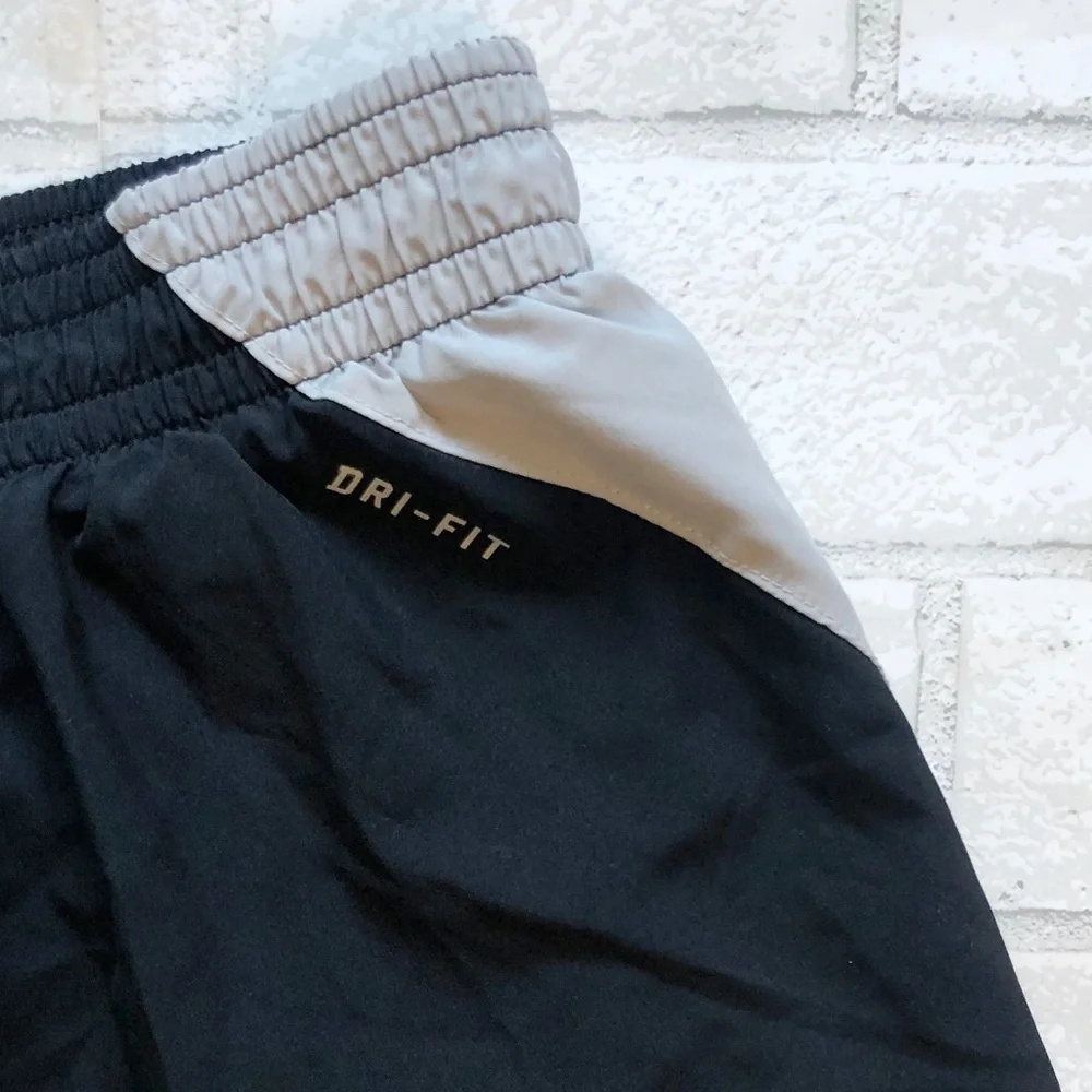 Nike Dri-Fit Women’s Running Shorts Size M Black Gray 2-in-1 Spandex Lined
